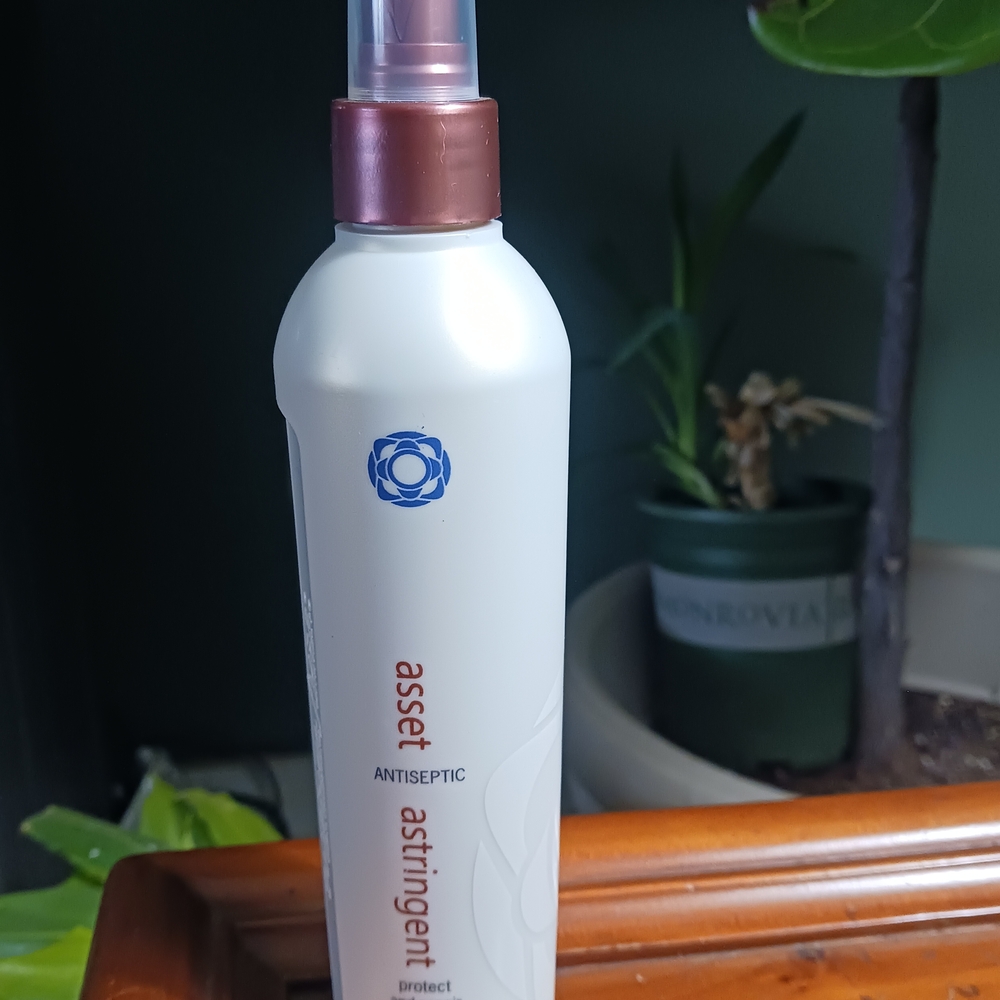 Thermafuse Antiseptic Astringent Hair Treatment - 8oz Bottle.